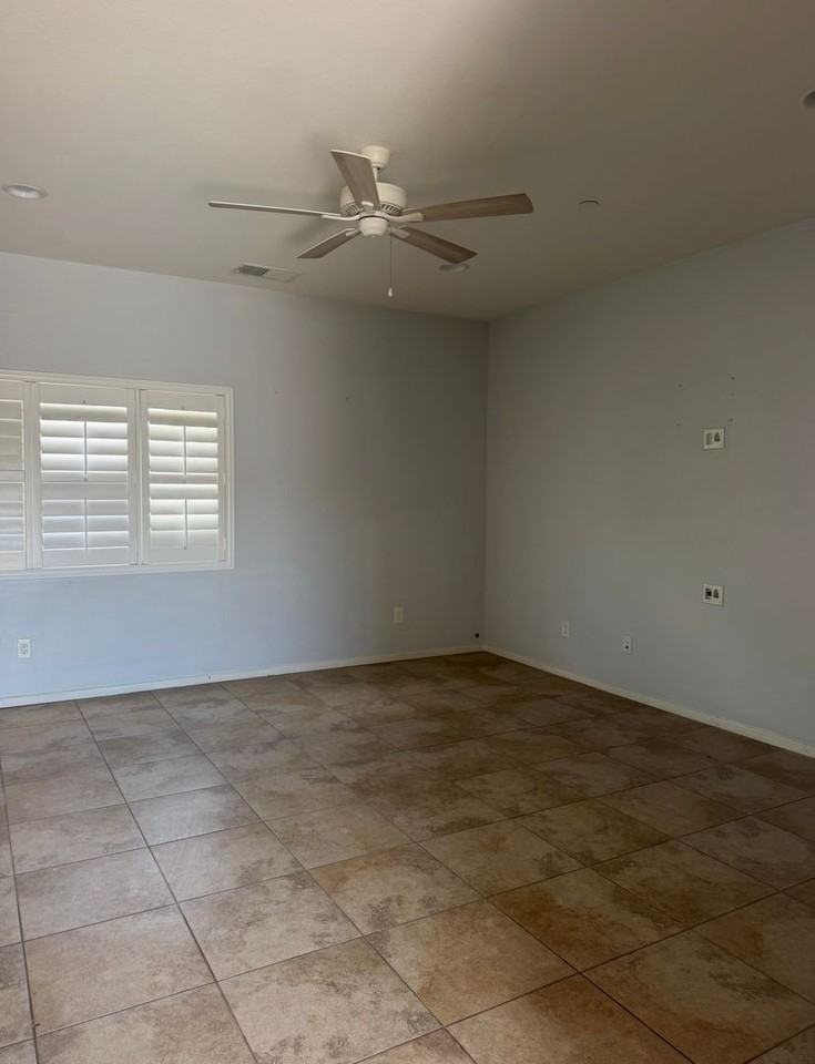 686 Las Dunas St - Photo 4 of 15
