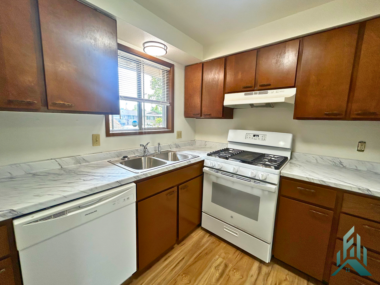 1309 31st Ave Se - Photo 6 of 18