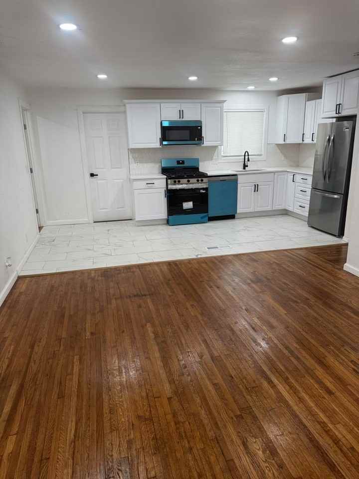 2011 E 49th St N - Photo 5 of 18
