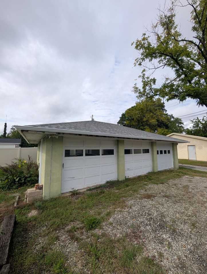 208 Crescent St - Photo 2 of 9