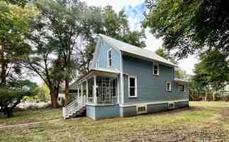 featured image of 811 E 4th Ave