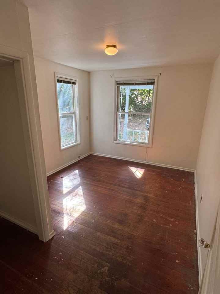 811 E 4th Ave - Photo 3 of 13