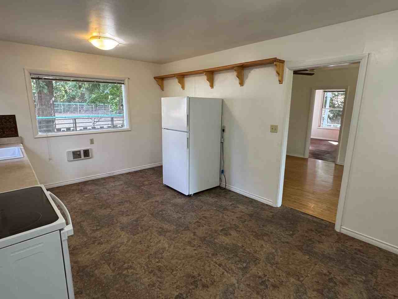 811 E 4th Ave - Photo 5 of 13