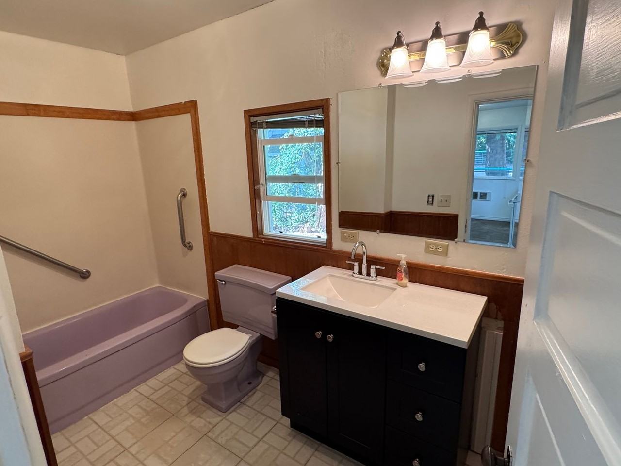 811 E 4th Ave - Photo 7 of 13