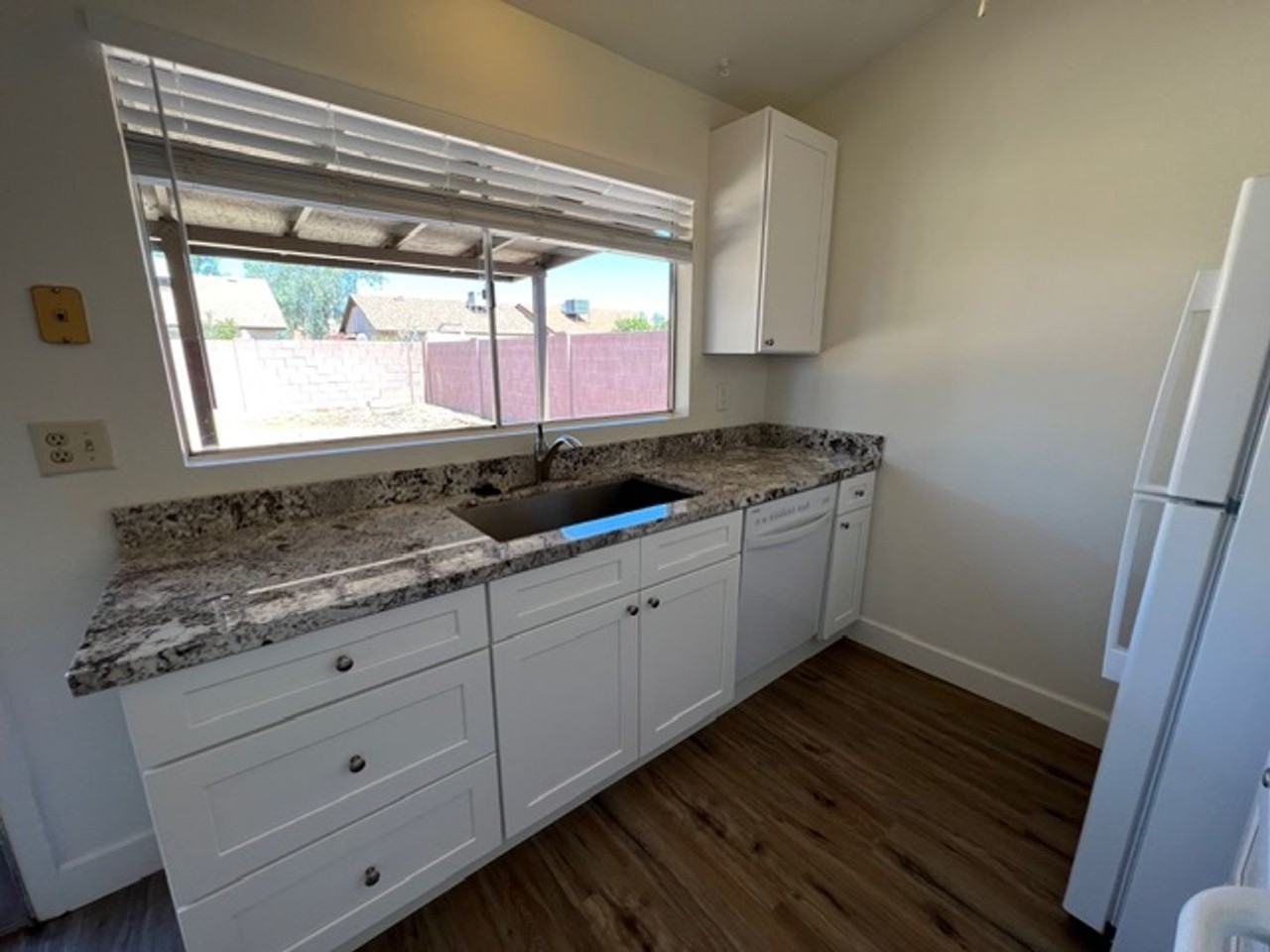 2836 E Irwin Ave - Photo 3 of 8