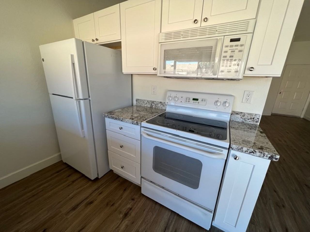 2836 E Irwin Ave - Photo 5 of 8