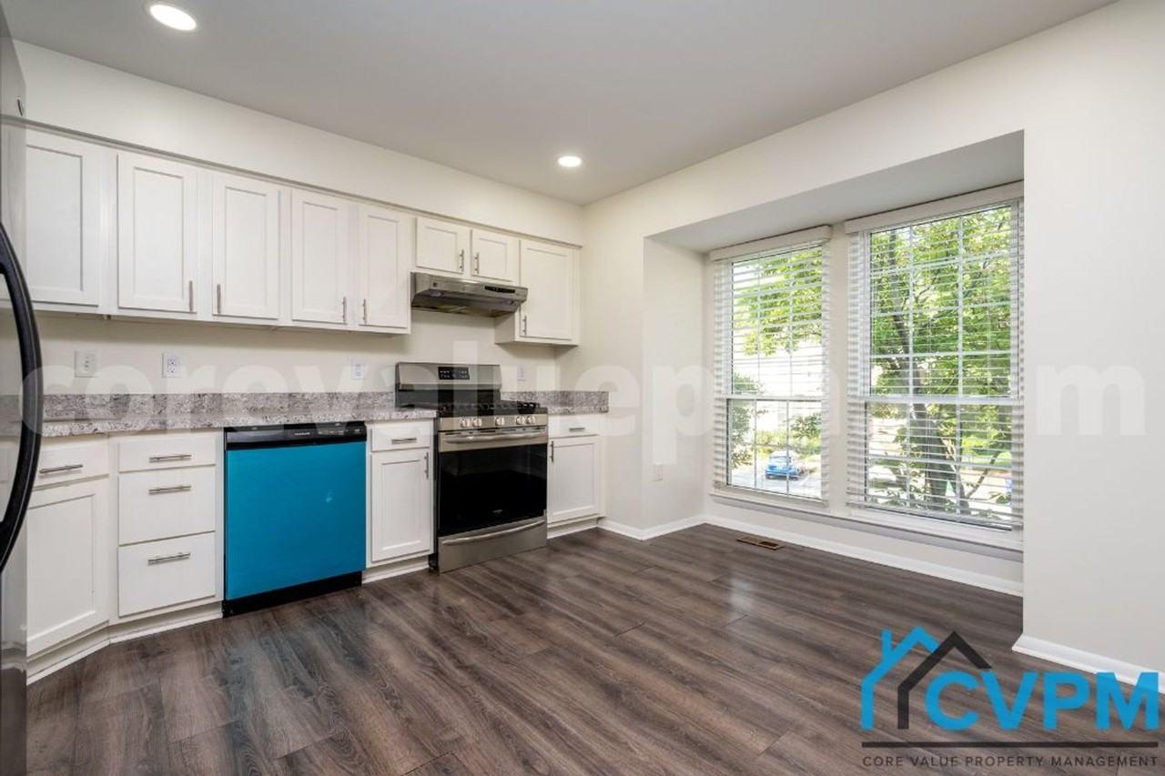 7679 Blueberry Hill Ln - Photo 4 of 30
