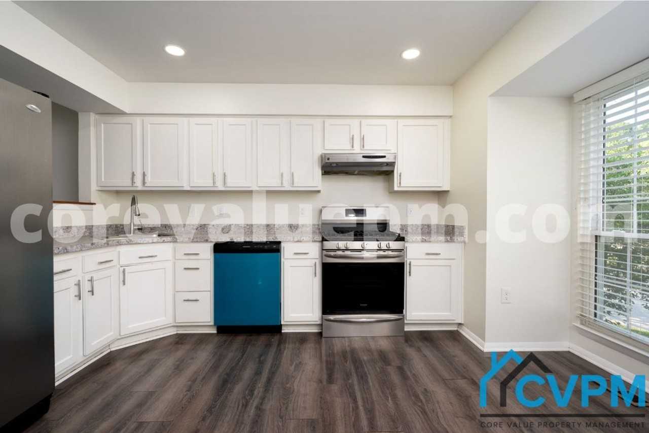 7679 Blueberry Hill Ln - Photo 5 of 30