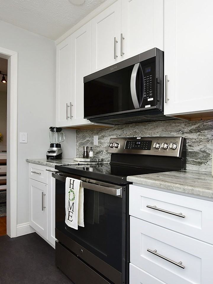 619 S 68th St - Photo 7 of 31