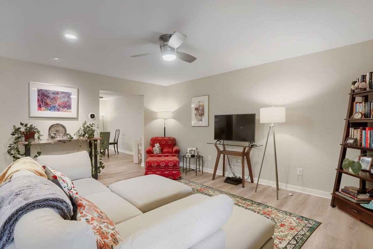 1530 Greenbriar Blvd - Photo 3 of 17