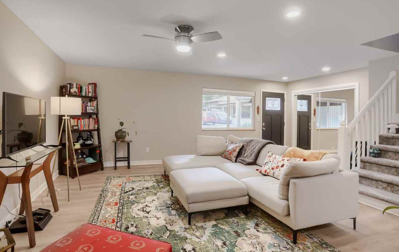 1530 Greenbriar Blvd - Photo 4 of 17