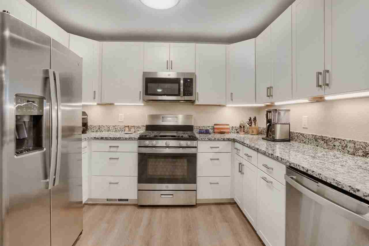 1530 Greenbriar Blvd - Photo 7 of 17