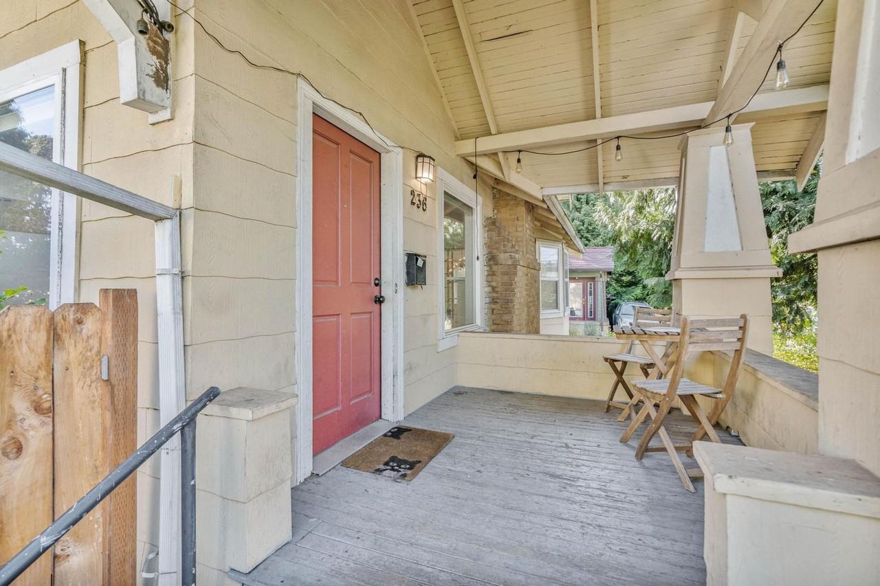 236 Ne Lombard St - Photo 3 of 41