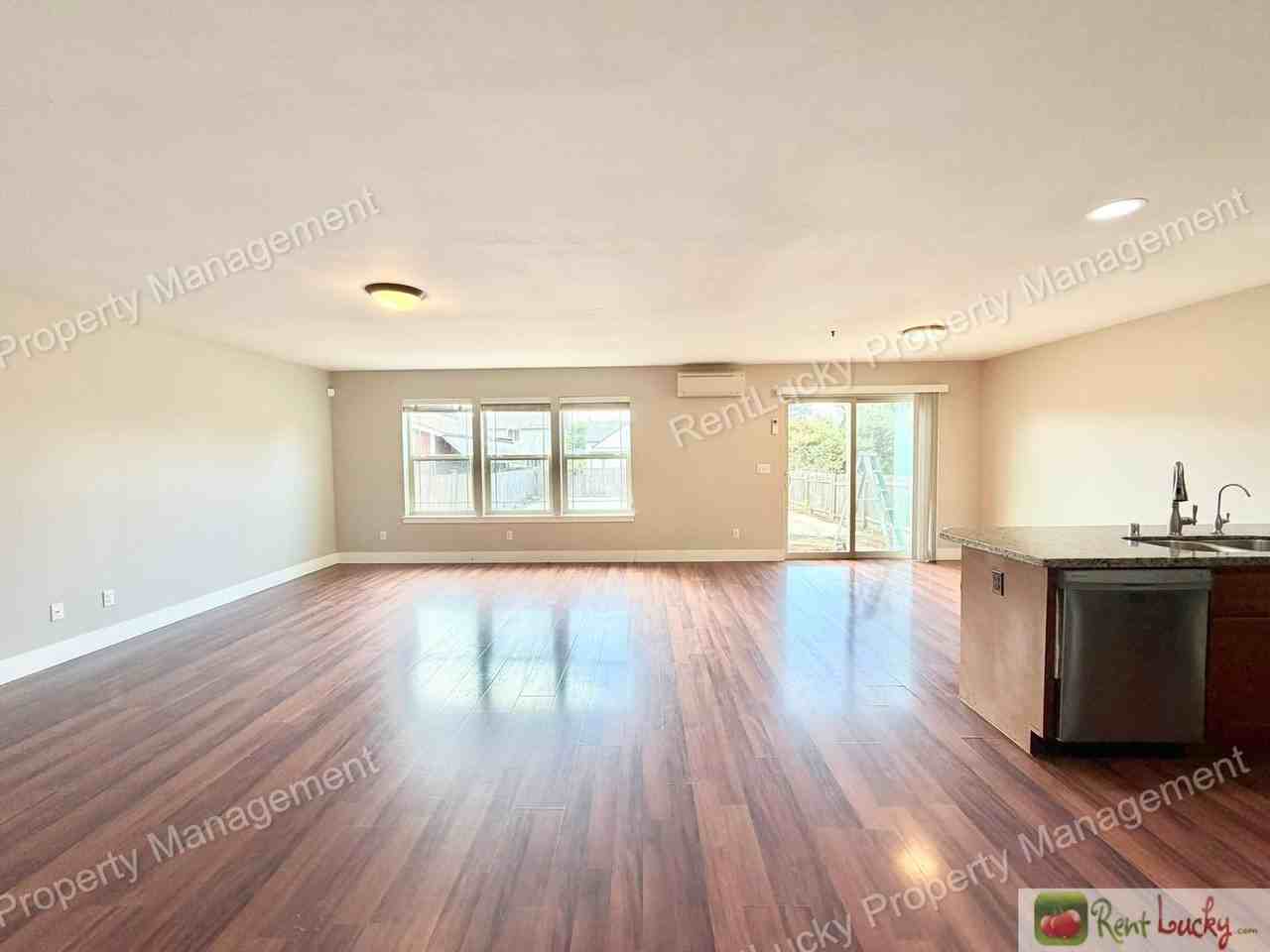 6826 S J St - Photo 3 of 30