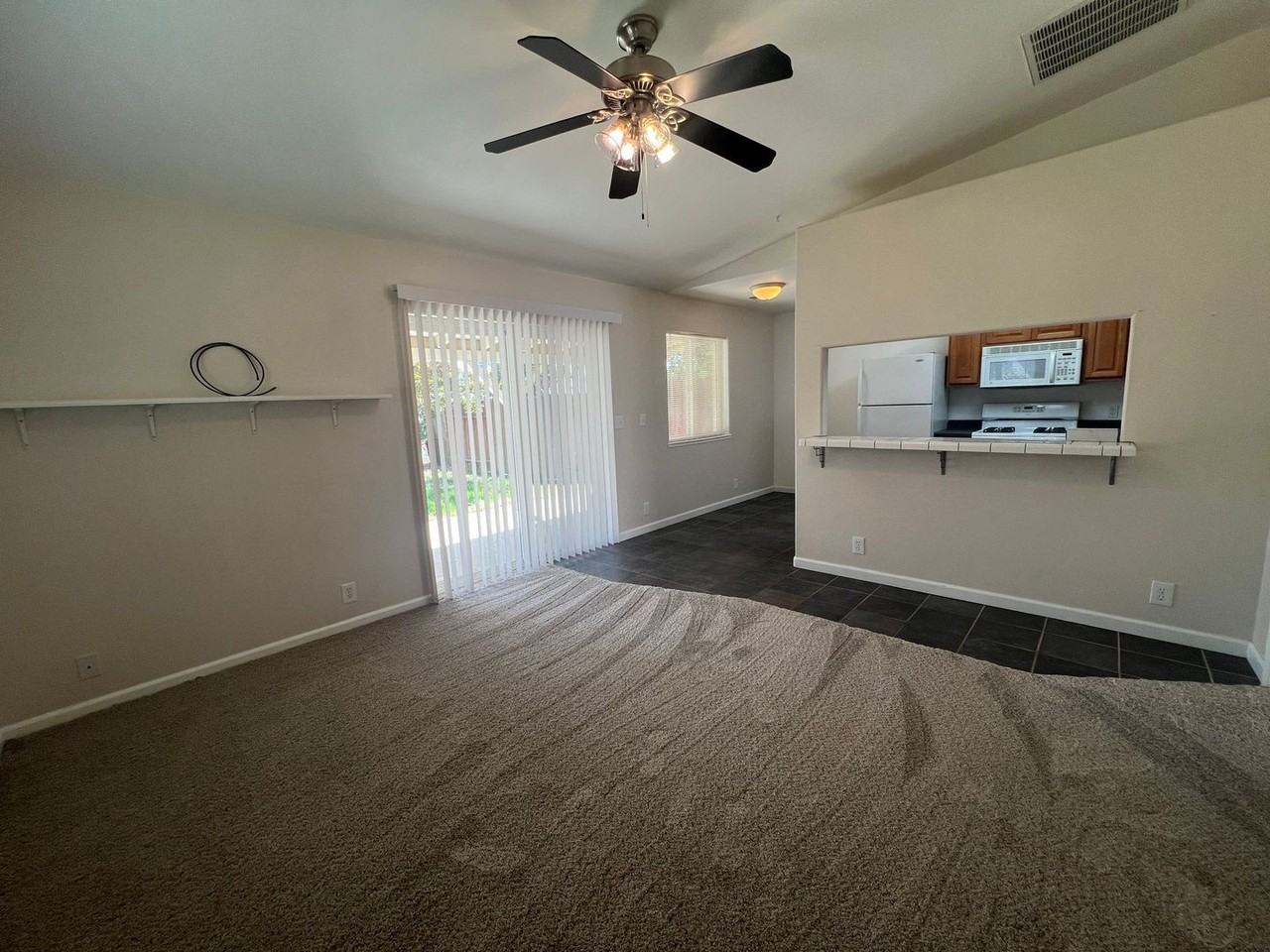 22857 Sanford St - Photo 2 of 16