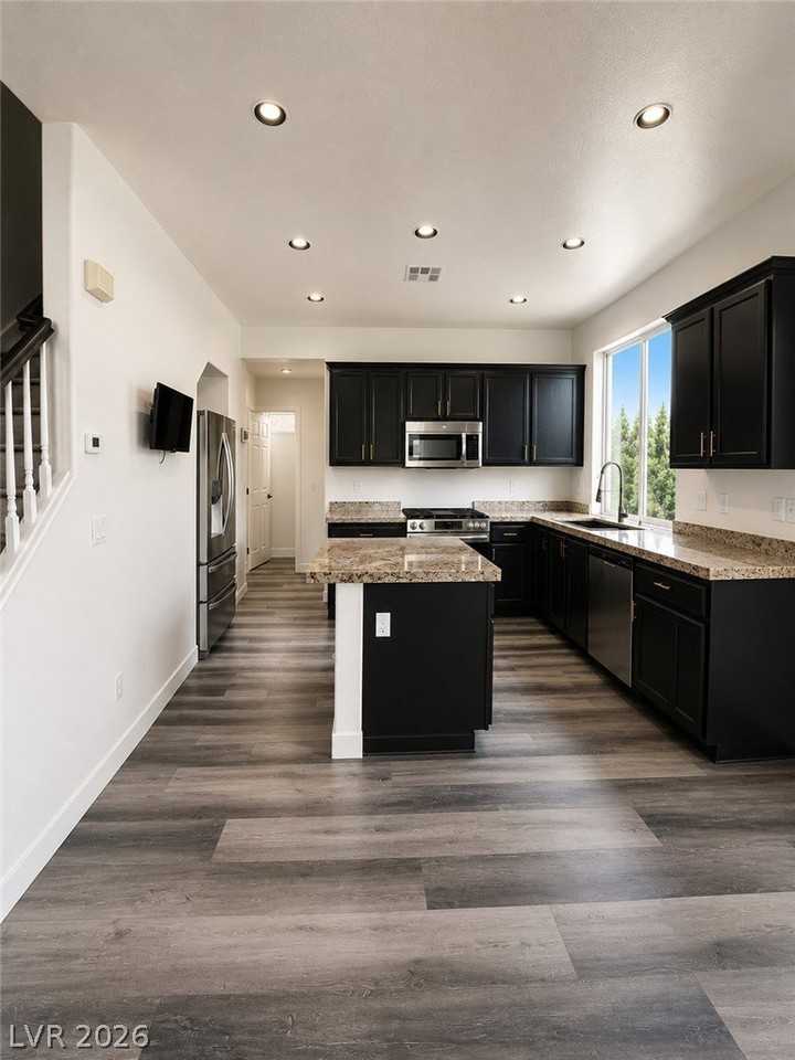 5608 Andes Mountain Ave - Photo 3 of 11