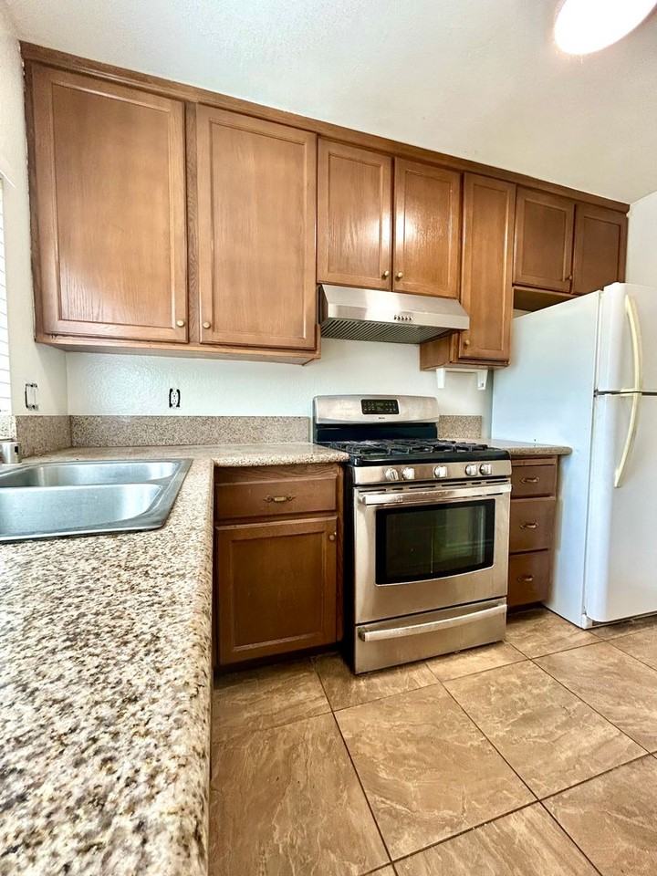 63 Kazan St - Photo 4 of 15