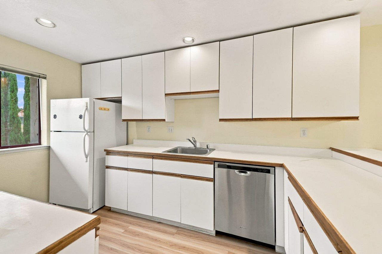 4159 El Camino Way #H - Photo 5 of 17