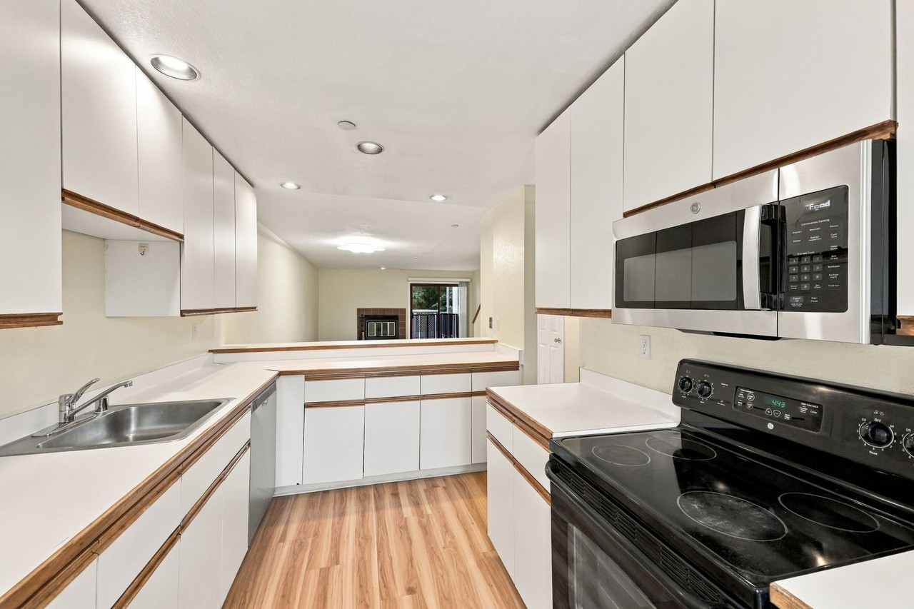 4159 El Camino Way #H - Photo 6 of 17