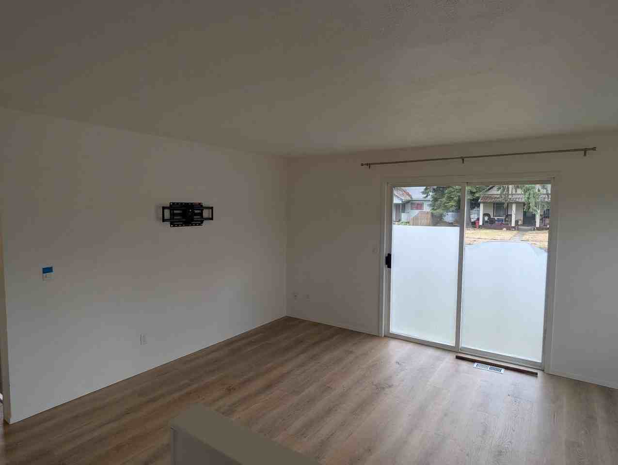 702 E Spokane Ave - Photo 2 of 20