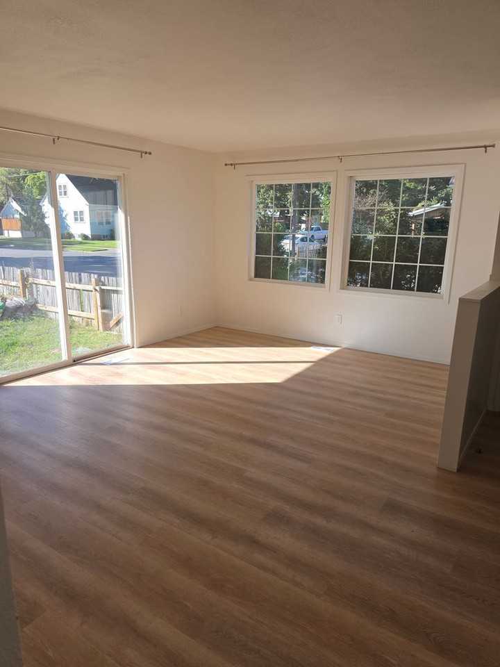 702 E Spokane Ave - Photo 7 of 19