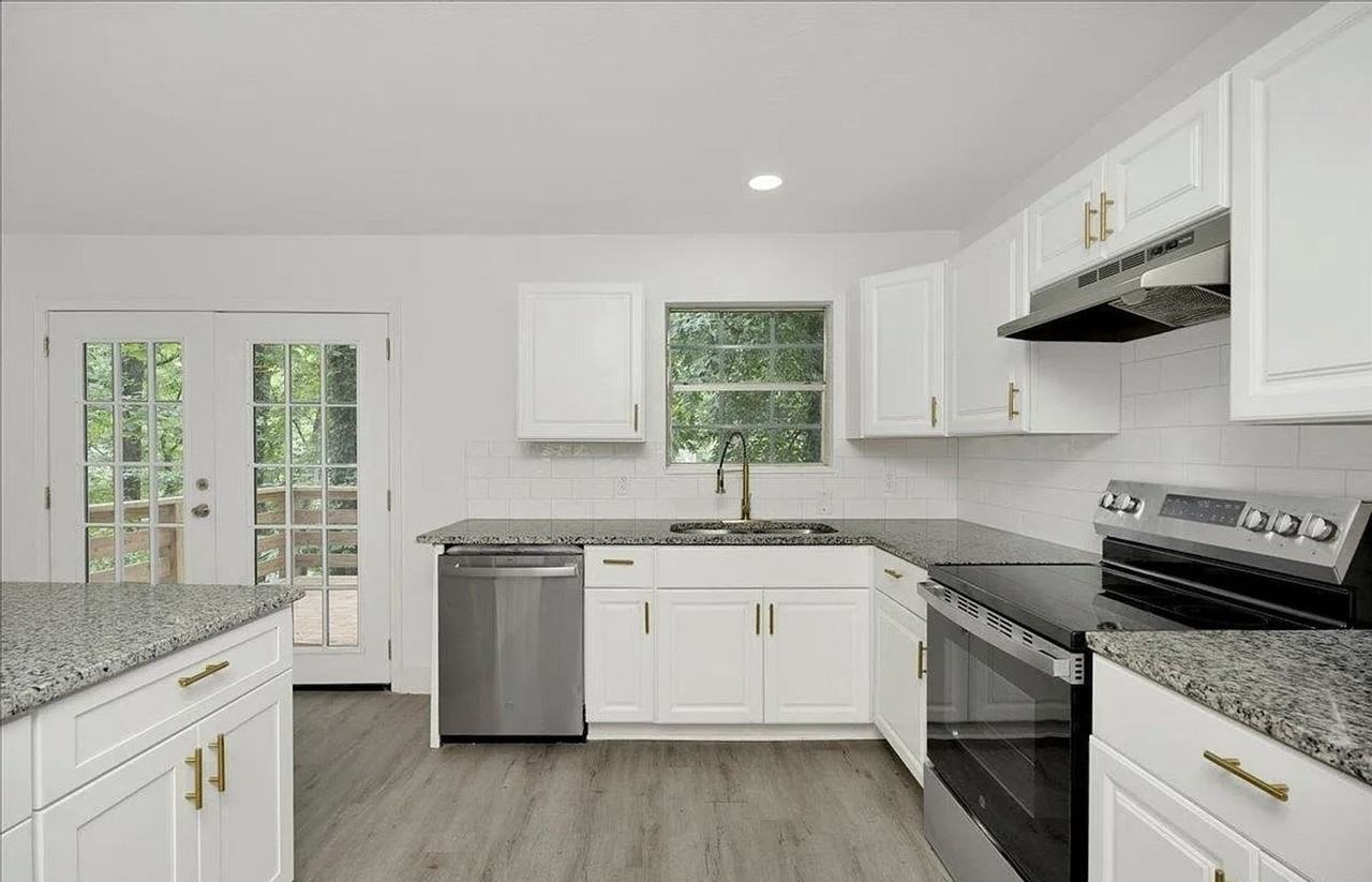 5188 Goldmar Dr - Photo 3 of 26