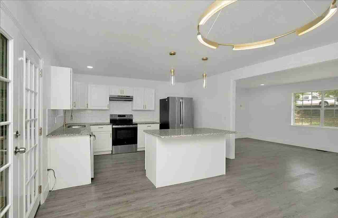 5188 Goldmar Dr - Photo 5 of 26