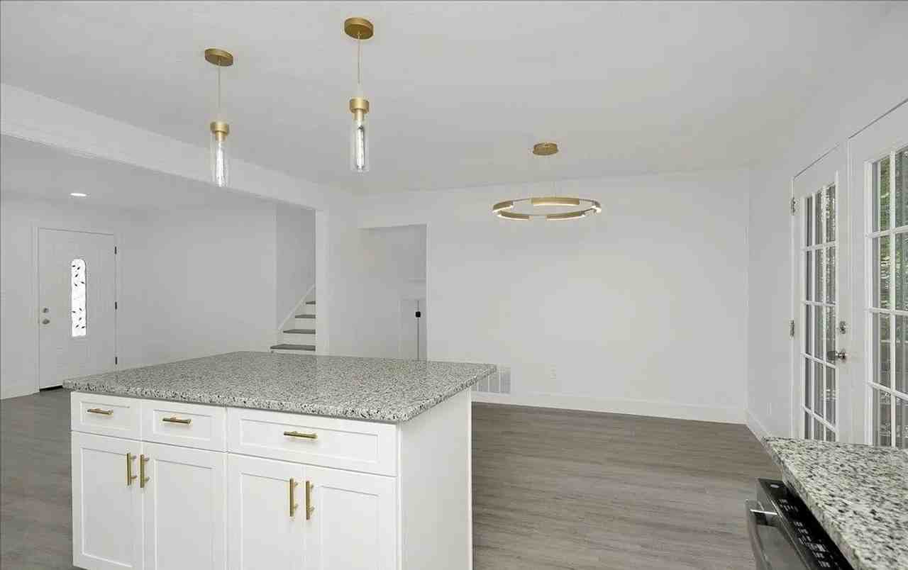 5188 Goldmar Dr - Photo 7 of 26