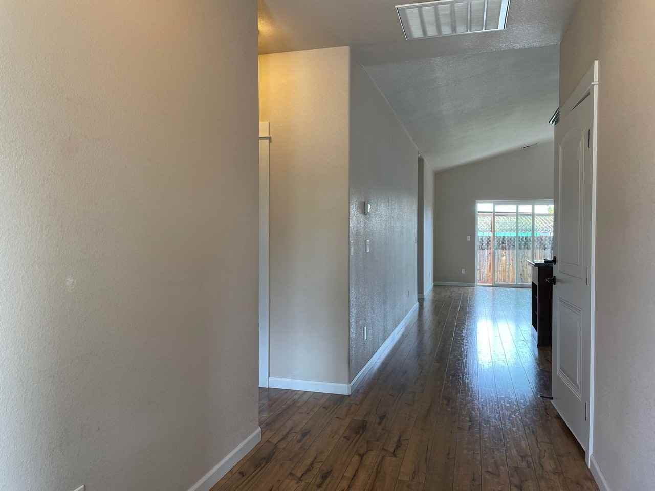1350 Swayze Ln - Photo 5 of 27
