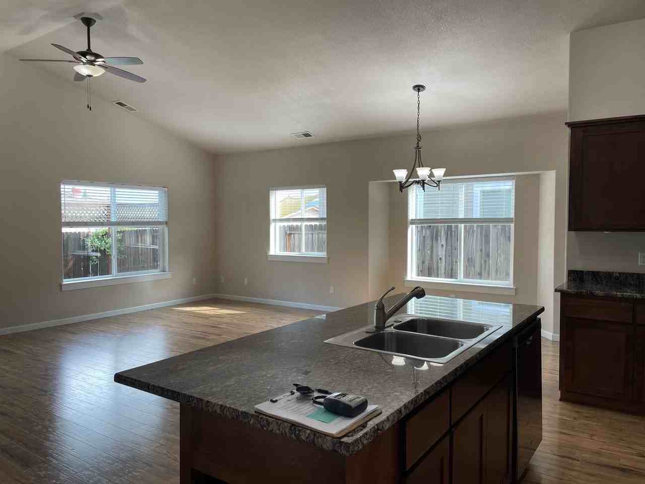 1350 Swayze Ln - Photo 7 of 27