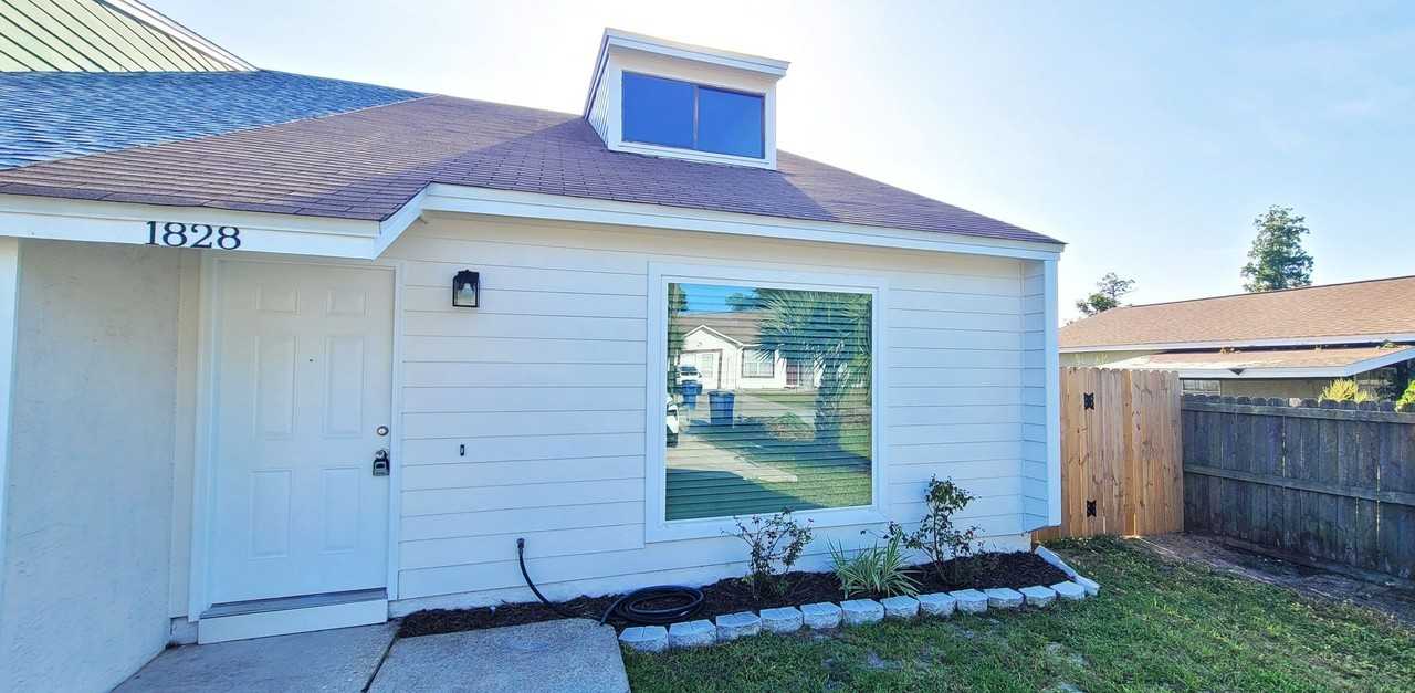 1828 Lake Ave - Photo 2 of 31