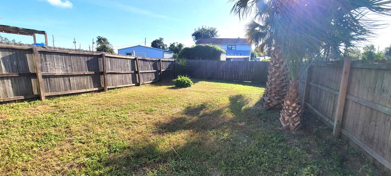 1828 Lake Ave - Photo 4 of 31