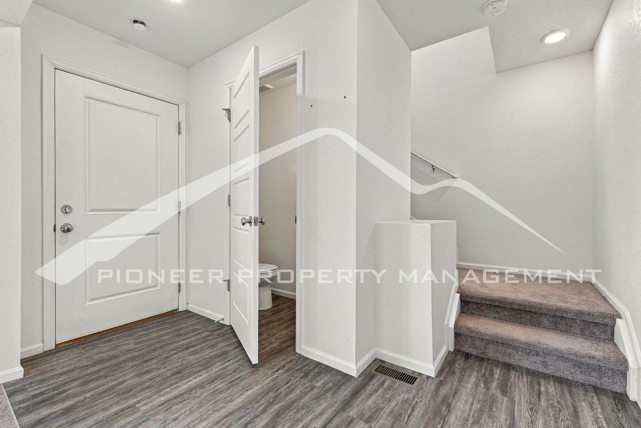 18254 E 51st Pl - Photo 3 of 27