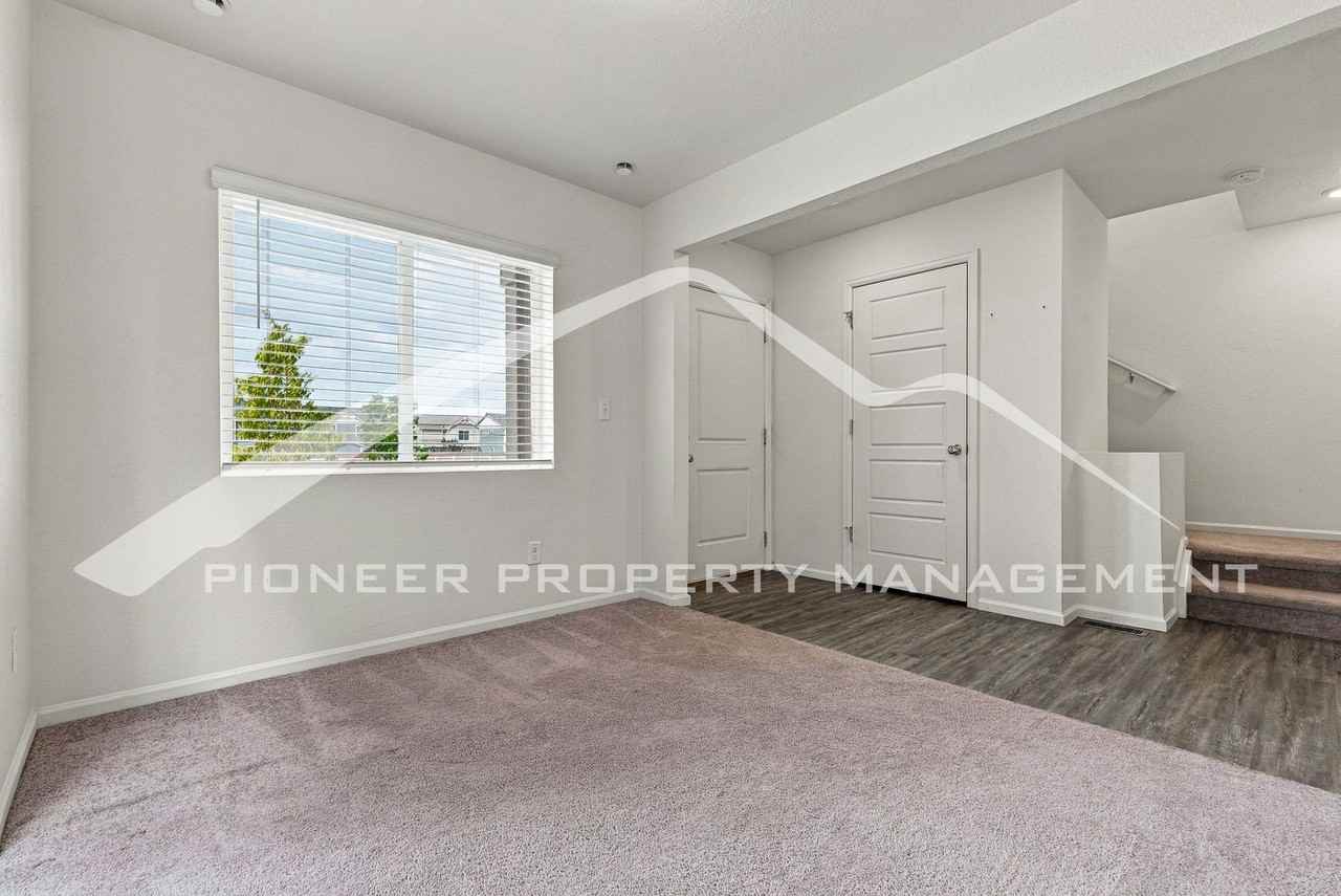 18254 E 51st Pl - Photo 5 of 27