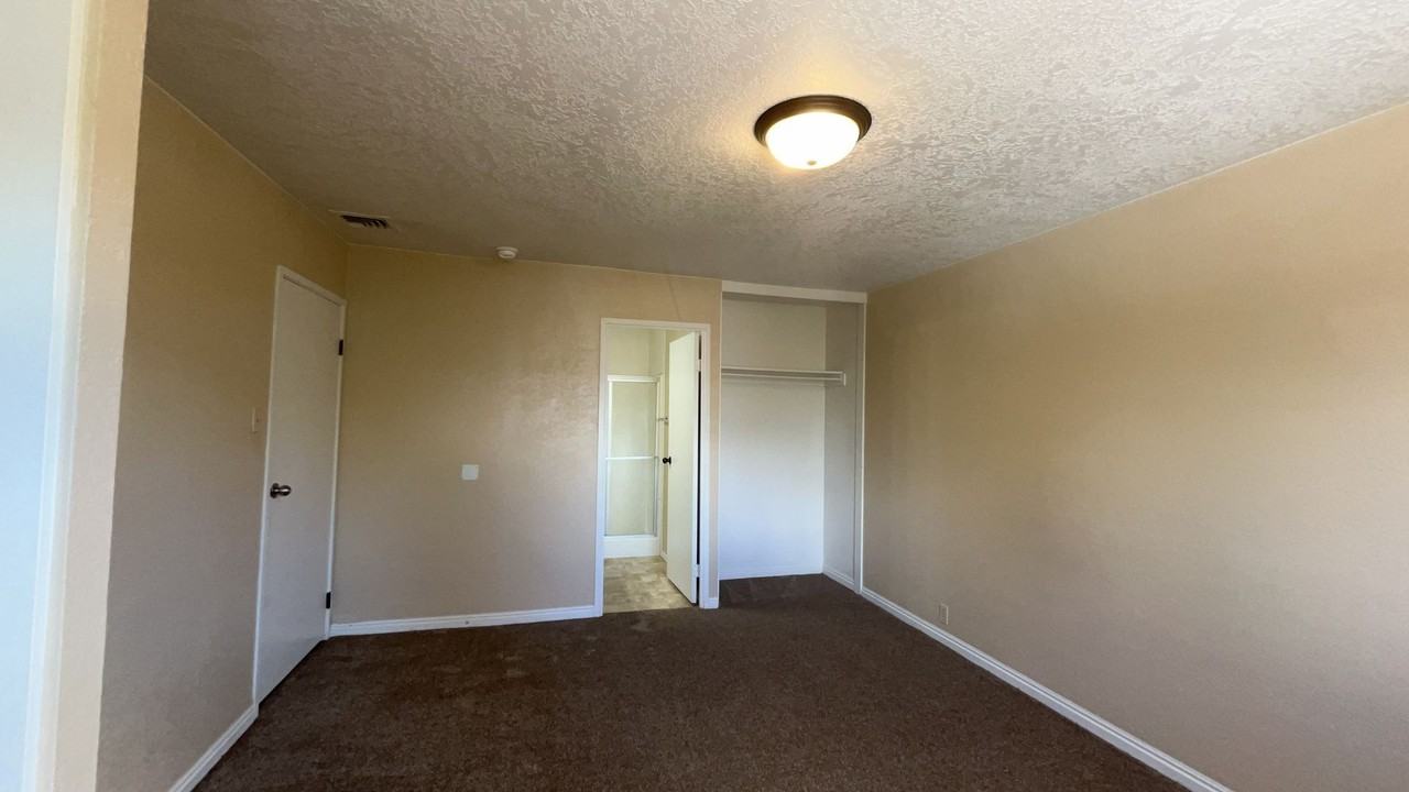 1190 Pinecone Dr - Photo 2 of 6