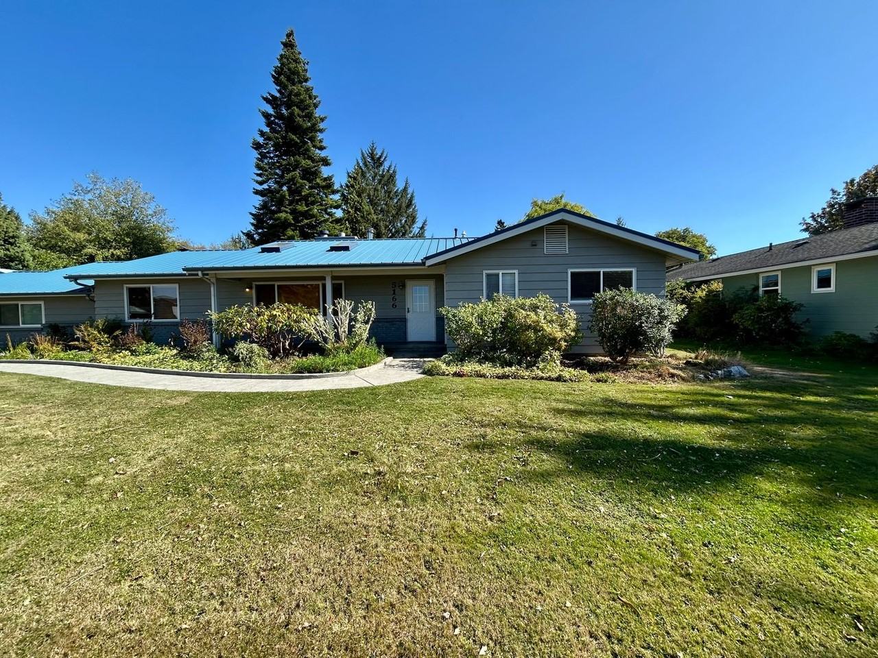 5166 Graveline Rd - Photo 3 of 38