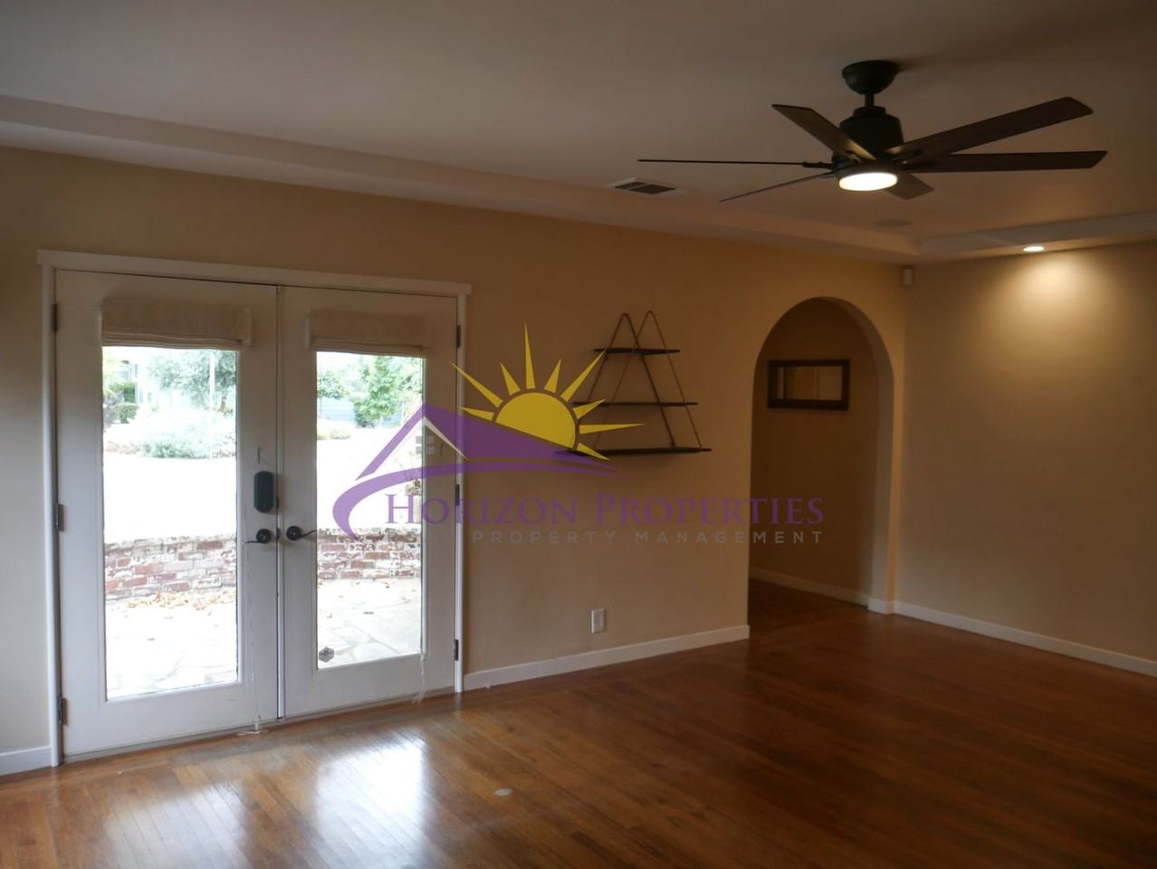 841 Robertson Way - Photo 4 of 49