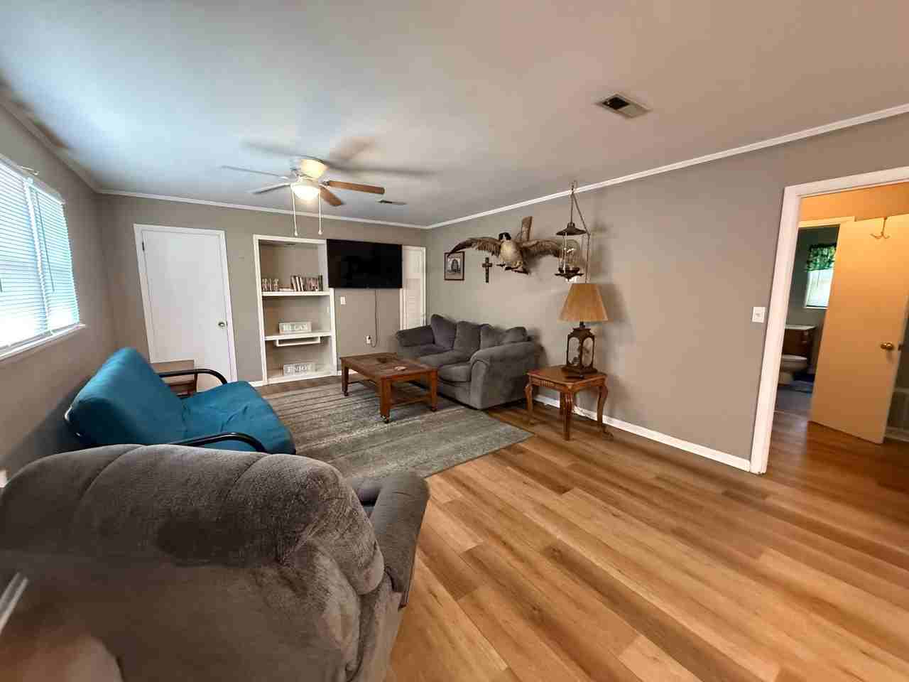 37 Keystone Dr #4 - Photo 4 of 21