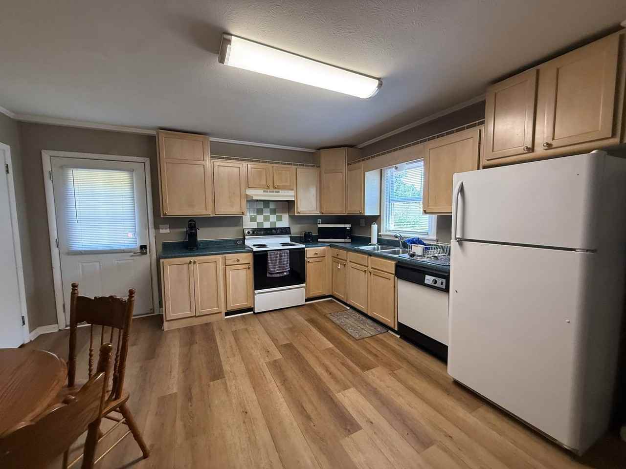 37 Keystone Dr #4 - Photo 6 of 21