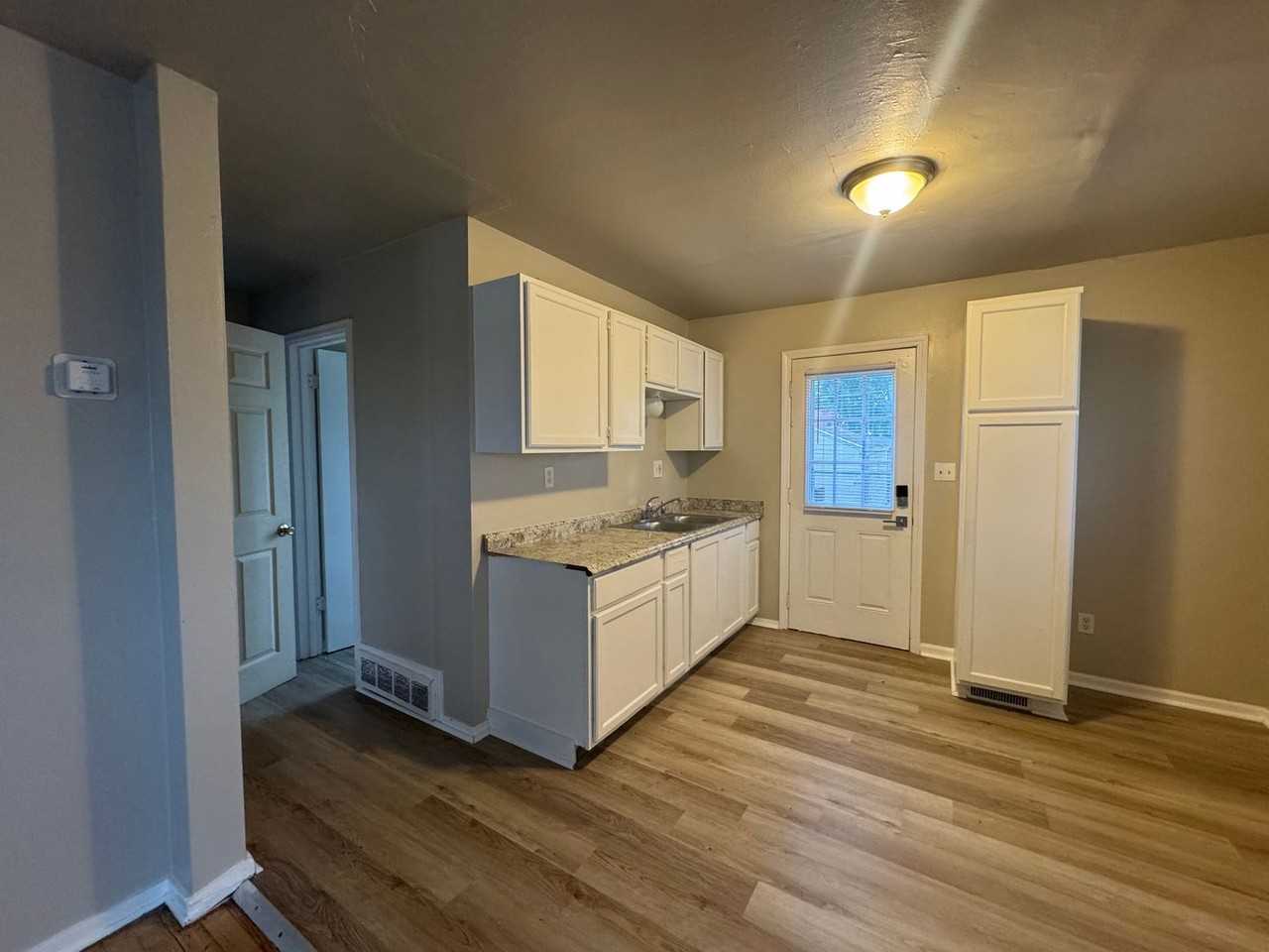 3928 N 30th St - Photo 5 of 26
