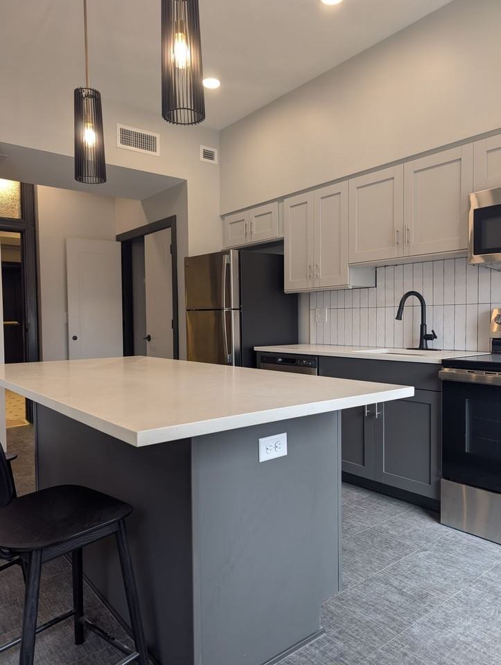 The Carrara on Farnam - Photo 7 of 19