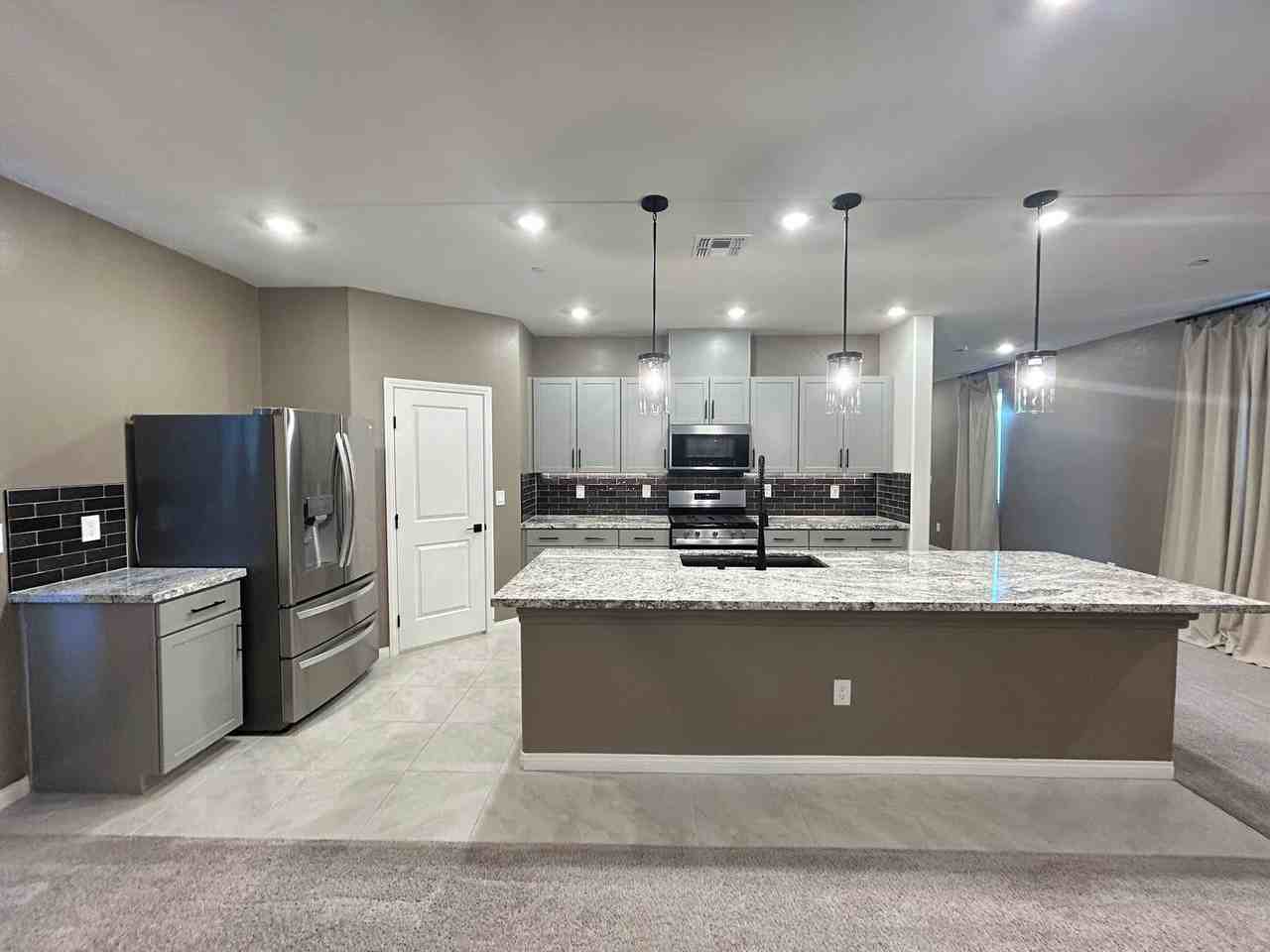 10190 Natural Anchor St - Photo 4 of 32
