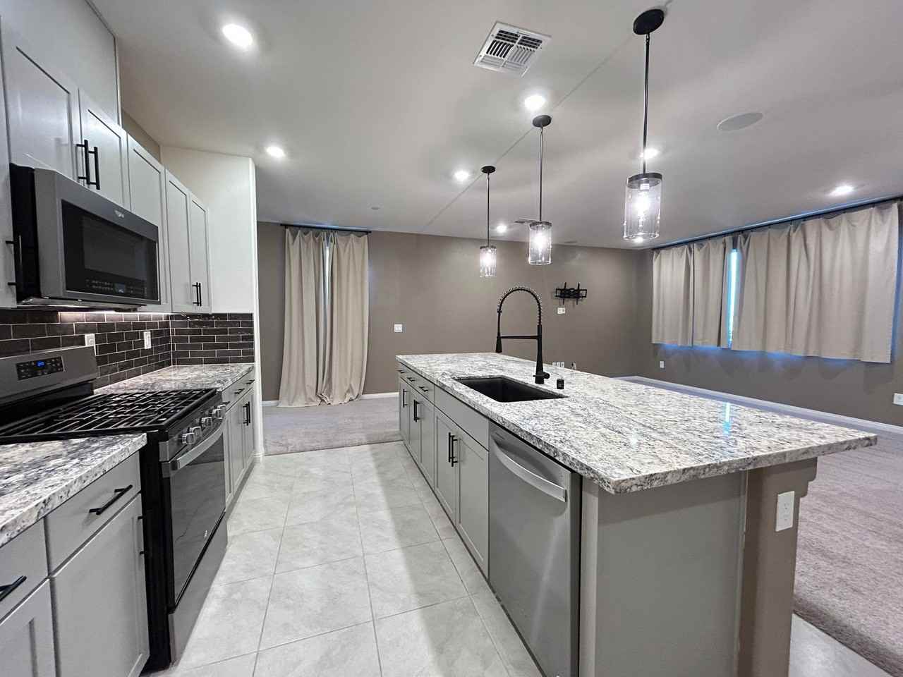 10190 Natural Anchor St - Photo 6 of 32
