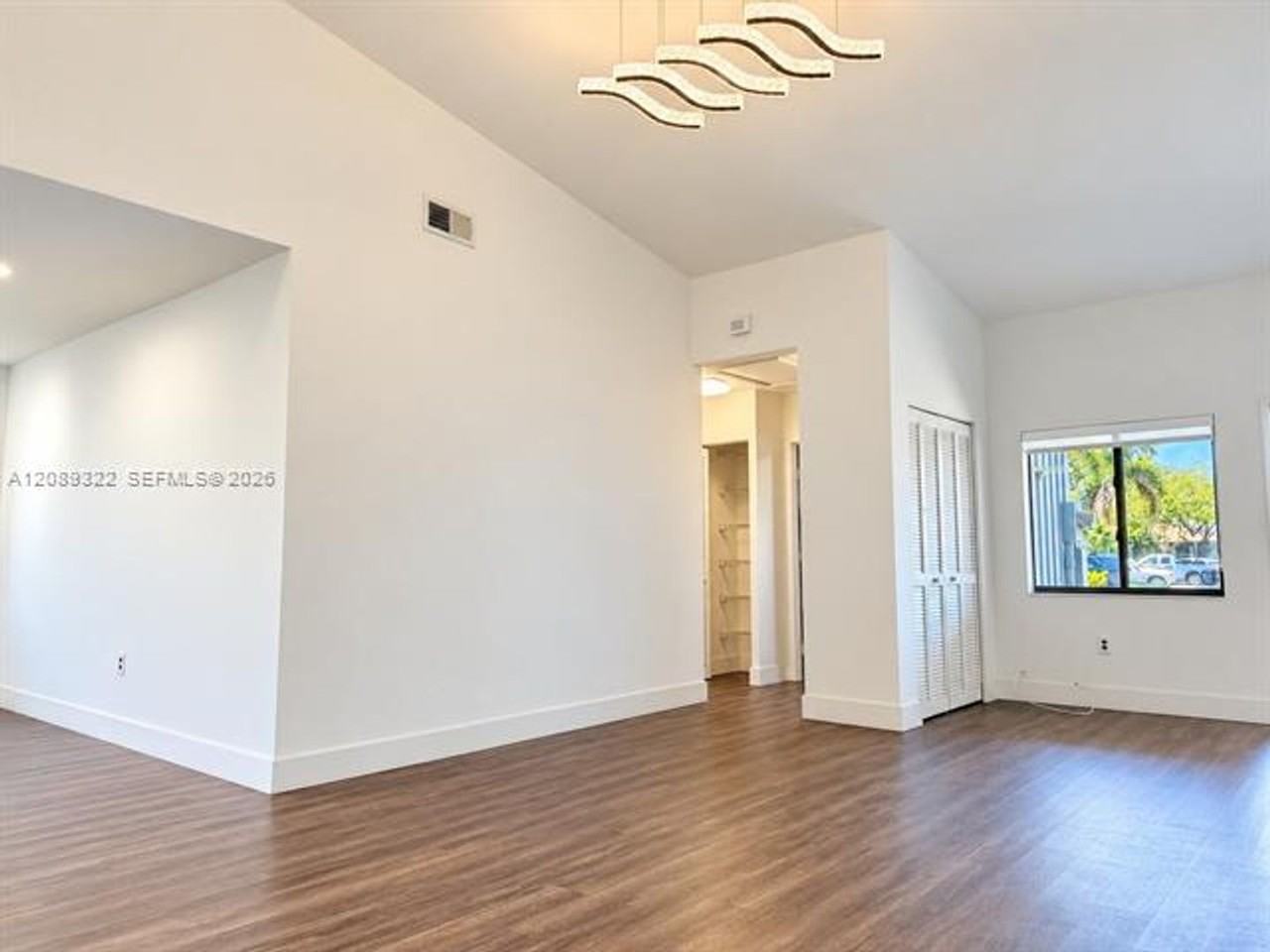 1541 1541 N 14th Ter th 1541 - Photo 7 of 36