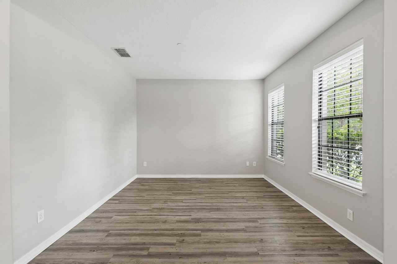10249 Park Row Ct - Photo 5 of 50