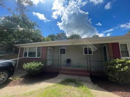 featured image of 2217 Oak St