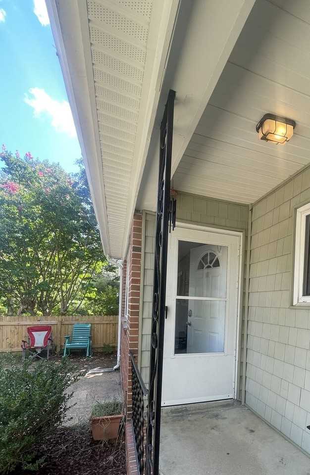2217 Oak St - Photo 4 of 28