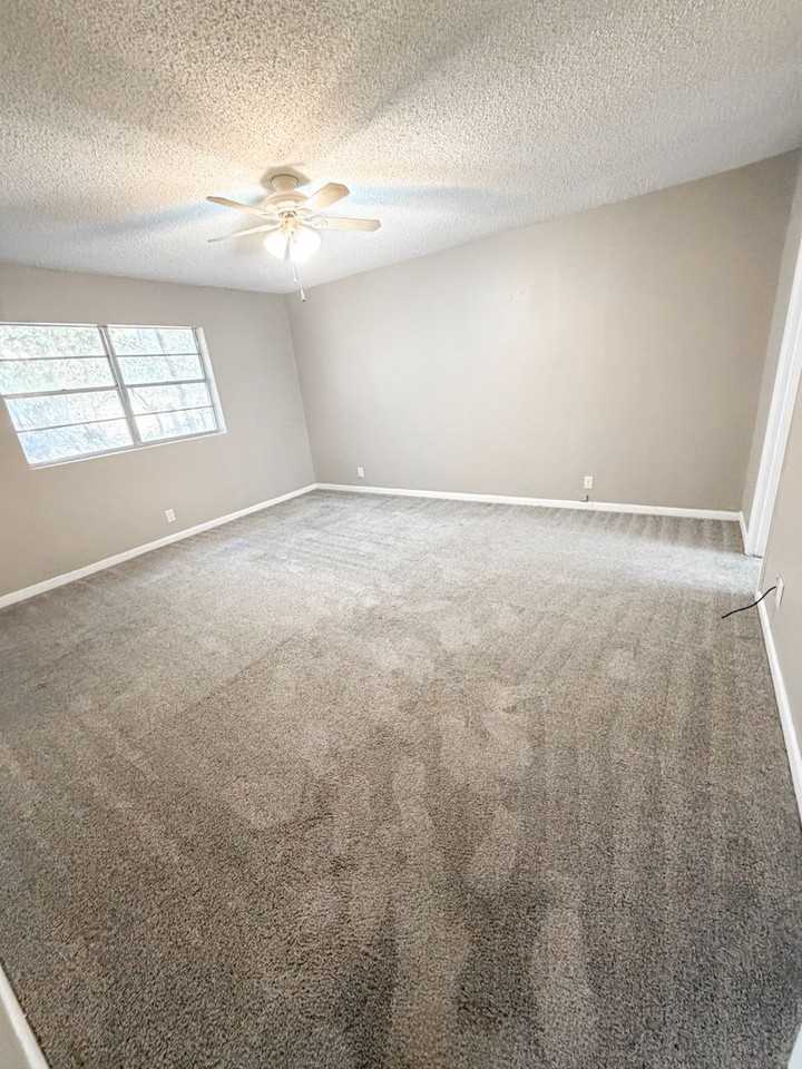 1210 Le Duke Blvd - Photo 4 of 12