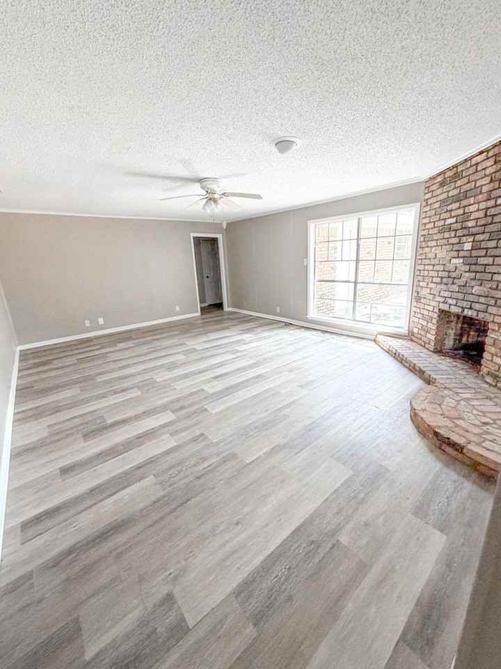 1210 Le Duke Blvd - Photo 7 of 12