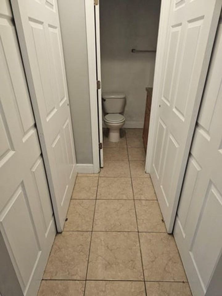 4552 Nw 185th St - Photo 7 of 13